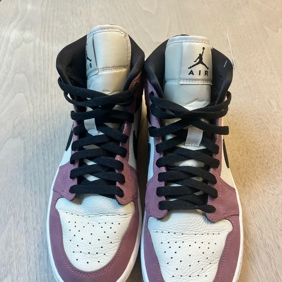 Nike Jordans High-Top Sneakers in Mauve and White - Picture 2 of 5